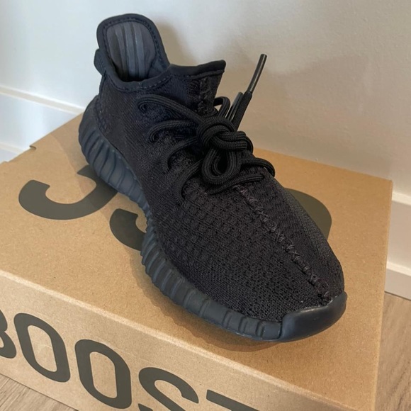 Adidas Yeezy Boost 350 V2 - Picture 4 of 7